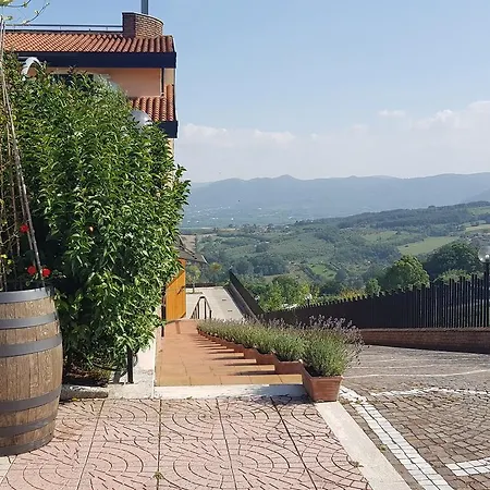 Lisandro Wine Caserta Aparthotel Castel Campagnano
